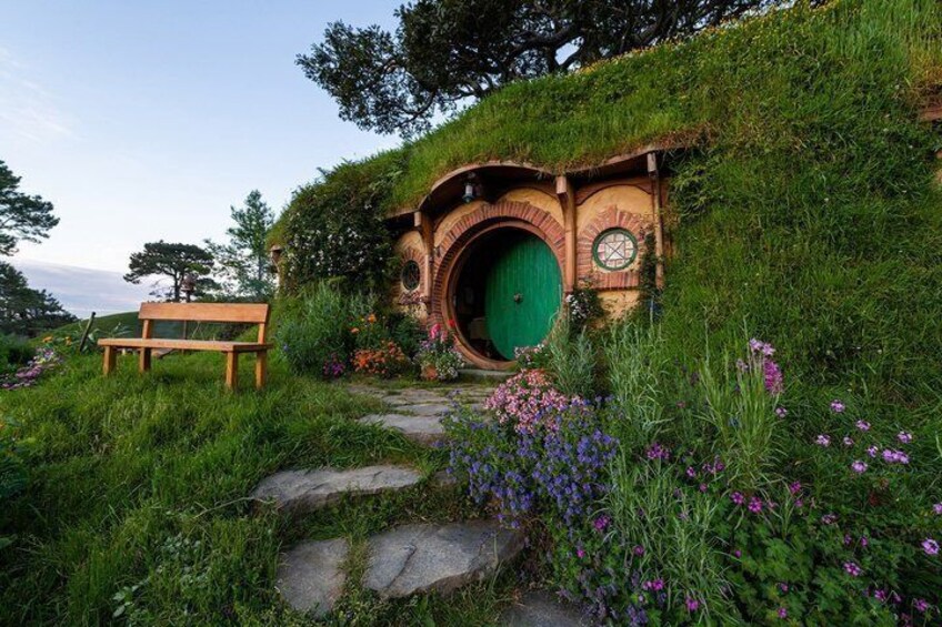 From Auckland : Hobbiton and Wai-O-Tapu Small Group Tour 4