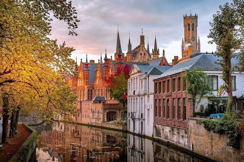 Across Bruges History Equals Fun with chocolate and waffle sample 2