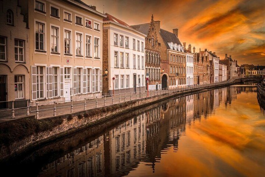 Across Bruges History Equals Fun with chocolate and waffle sample 4