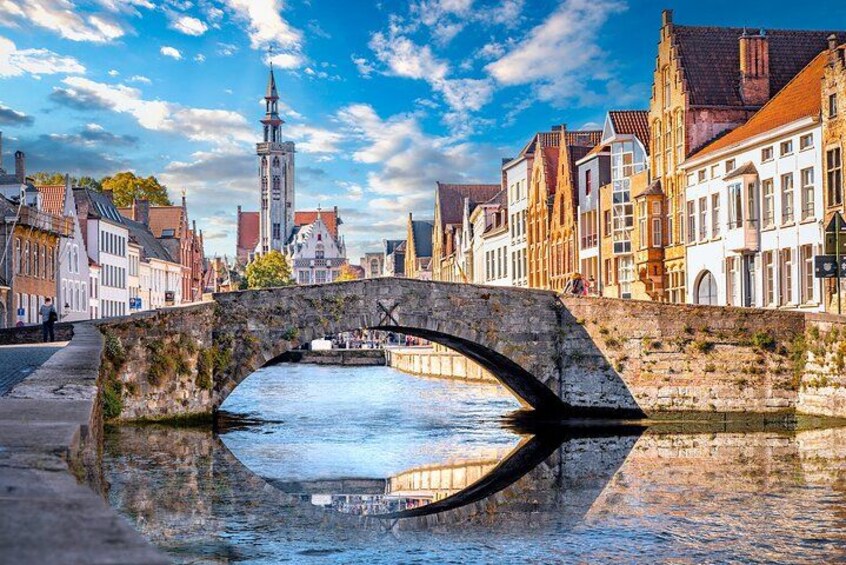 Across Bruges History Equals Fun with chocolate and waffle sample 5
