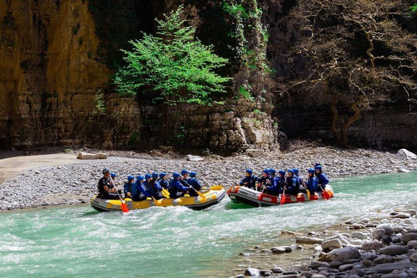 Osumi Canyon Adventure - Rafting & Tubing 4