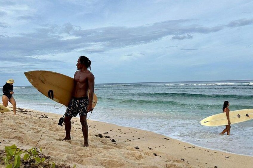 Pacifico Beach in Renowned for its crystal-clear waters and picturesque shoreline. 4