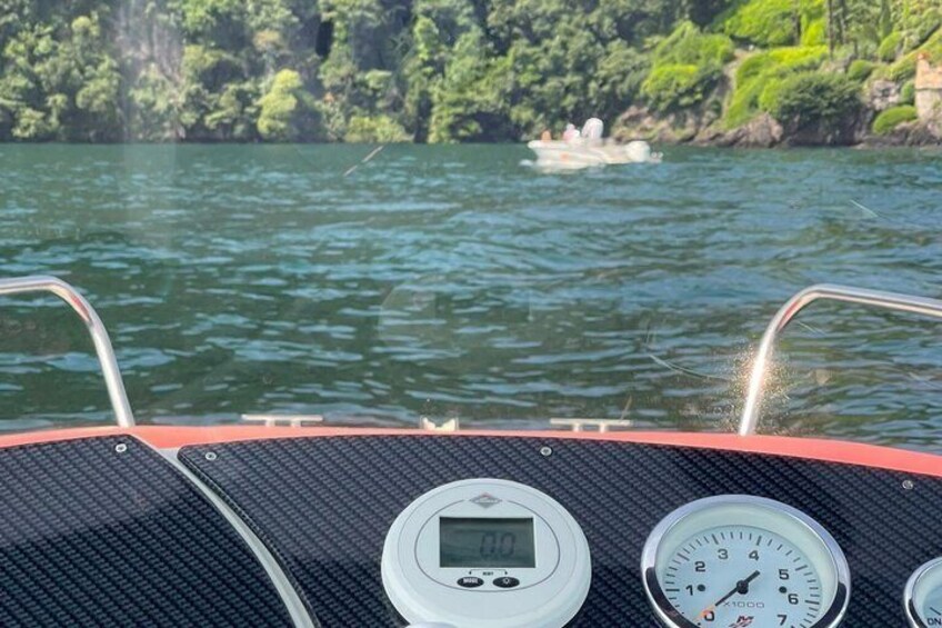 Self Drive Boat Rental on Lake Como No License Needed 2