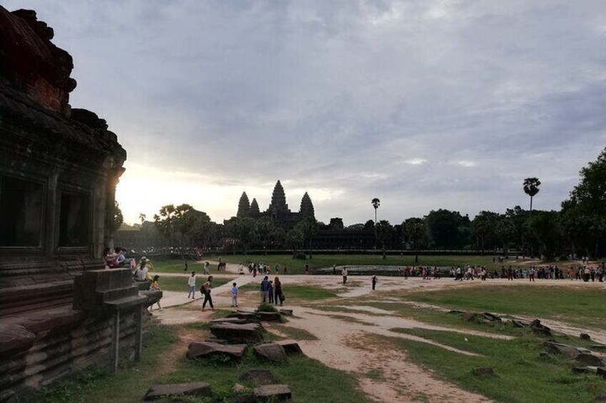 10 Day Cambodia Temples Beaches and Capital City 4