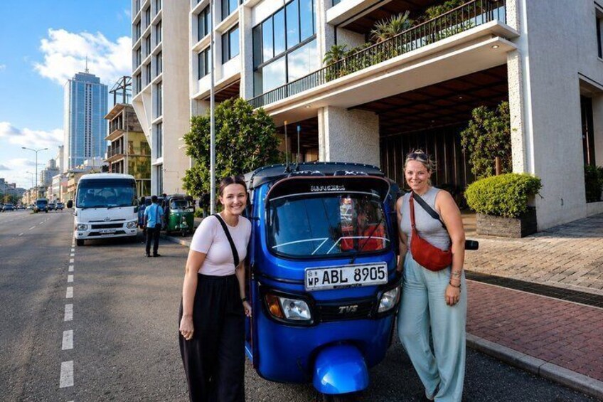All Inclusive Colombo Private Tuk Tuk Tour Entry Fees and Snacks 2