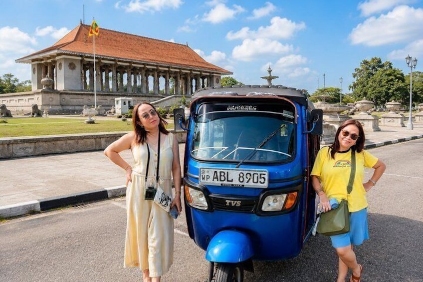 All-Inclusive Colombo: Private Tuk Tuk Tour (Entry Fees & Snacks) 5
