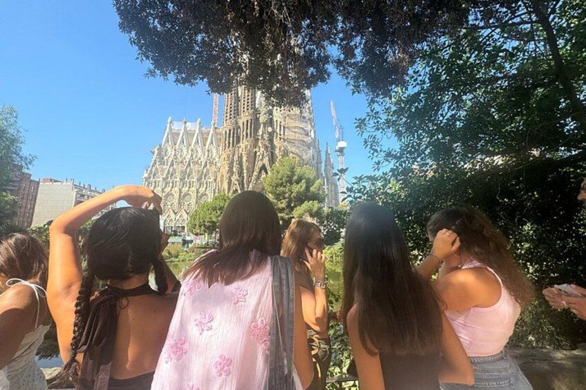 Best of Barcelona: Sagrada Familia, Gaudi & Candy Tasting Tour 2