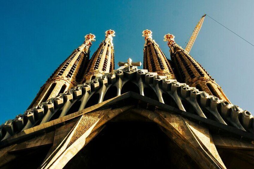 Best of Barcelona: Sagrada Família, Gaudí & Candy Tasting Tour! 1