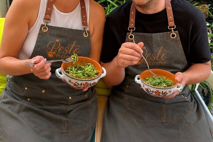 Mortar pesto lesson with World Champion and local Menu 2