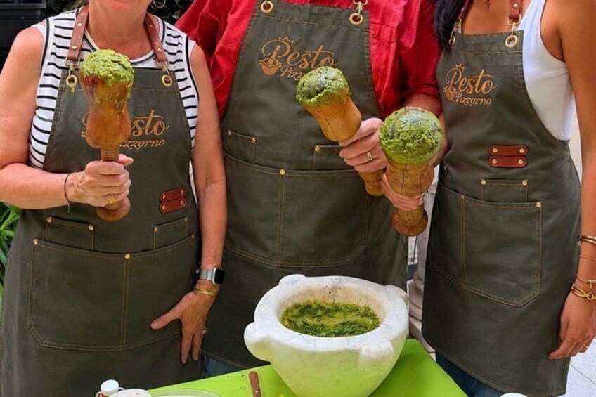 Mortar pesto lesson with World Champion and local Menu 5