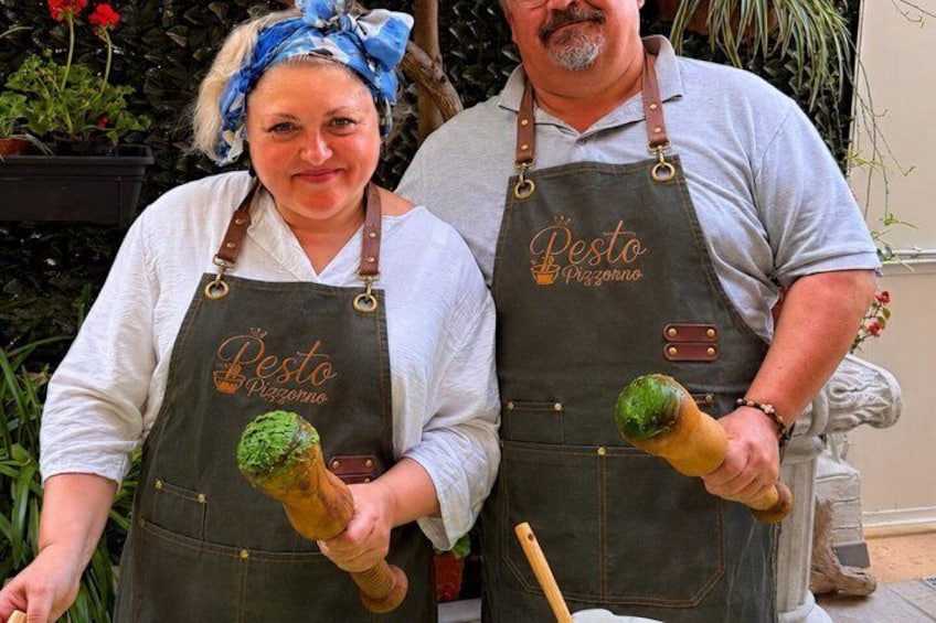Mortar pesto lesson with World Champion and local Menu 2