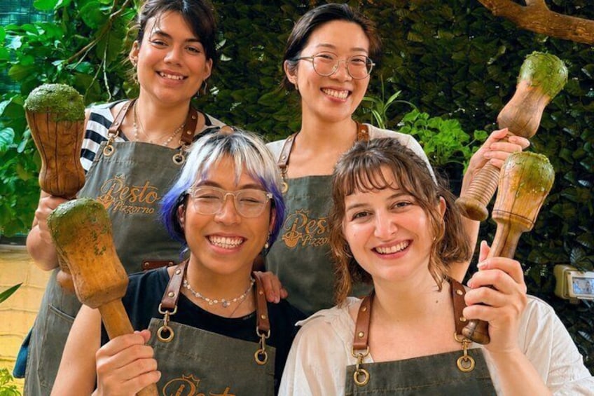 Mortar pesto lesson with World Champion and local Menu 4