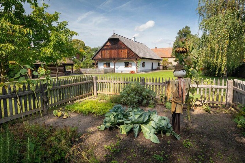 Discover rural life at the Přerov nad Labem open-air museum – one of the oldest folk museums in Europe. 3