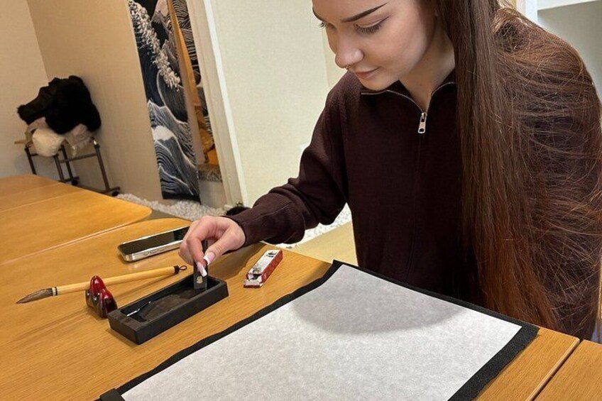 Tokyo: Private Japanese Calligraphy Art Experience in Shibuya 4