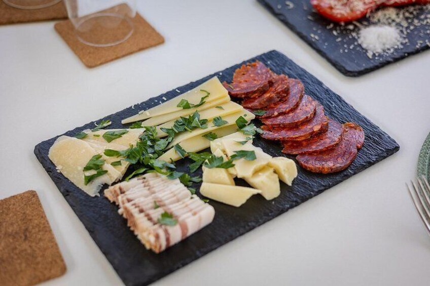 Unique & exclusive, our special experiences reveal authentic flavors of every destination. 2