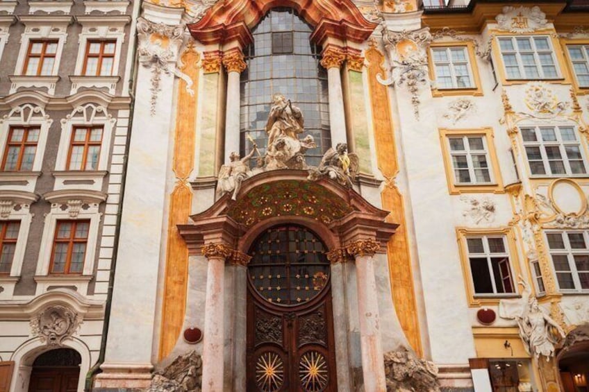 Munich Scavenger Hunt & Highlights Self-Guided Walking Tour 3