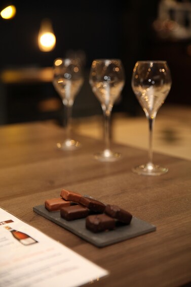 Picture 3 for Activity Champagne Tour with 3 Champagnes & 3 Chocolates 3
