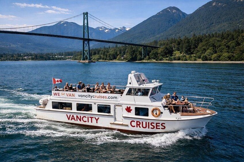 Vancouver Scenic Sightseeing Boat Tour with Live Tour Guide 1