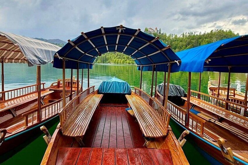 Pletna boat 2