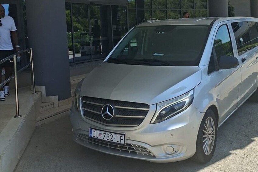 Split to Dubrovnik Private Transfer with 5-Course Lunch Included 3