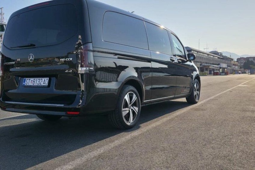 Split to Dubrovnik Private Transfer with 5-Course Lunch Included 2