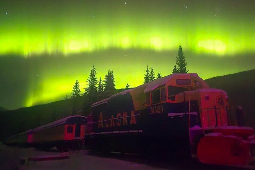 Fire and Ice tour hot springs northern lights 3