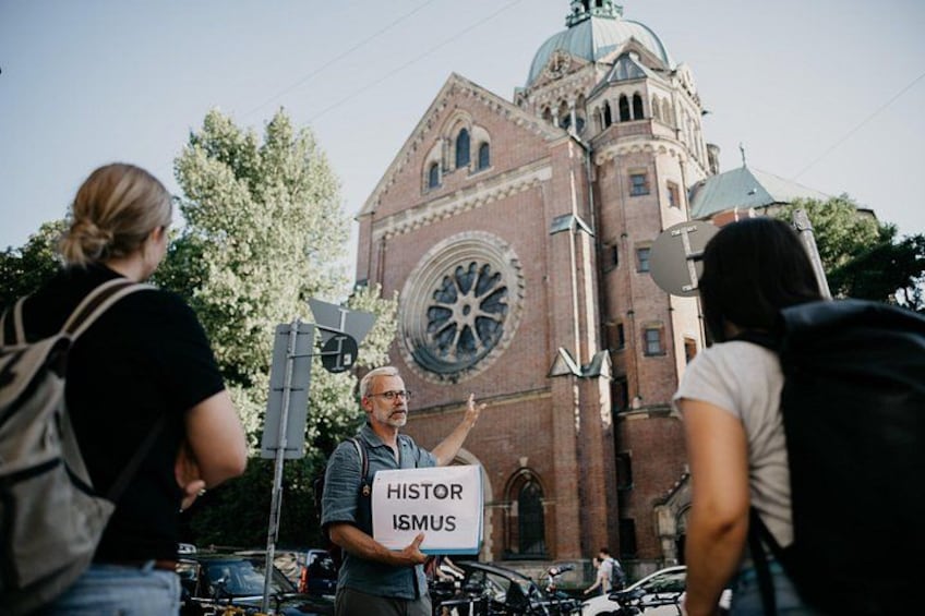 St. Luke’s, the third Protestant church, was built only at the end of the 19th century — in the style of Historicism. 1