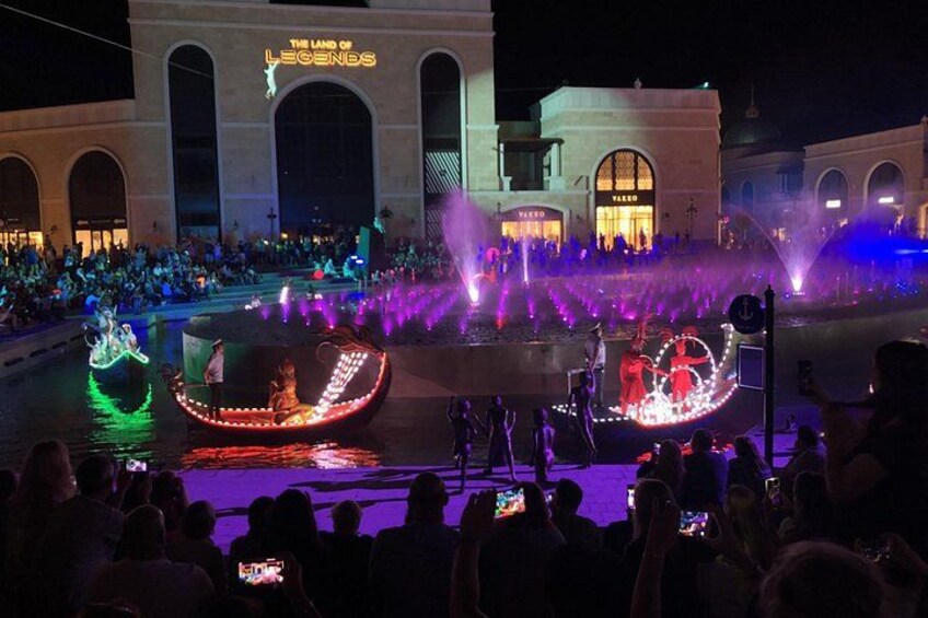 Spectacular water show with fountains and visual effects 2