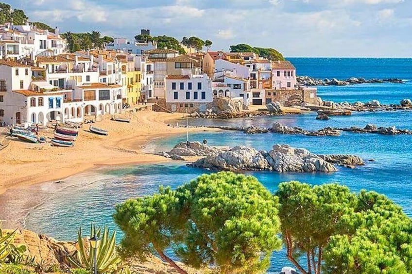 Private Girona & Costa Brava Tour with pickup from Barcelona 1