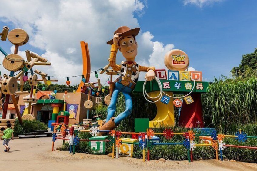 Custom 6-Day Hong Kong and Macau with Hotel and Disneyland Option 2
