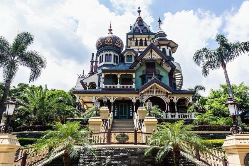 Custom 6-Day Hong Kong and Macau with Hotel and Disneyland Option 3