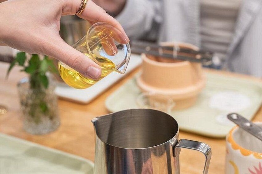 Candle Pouring Workshop in Savannah 3