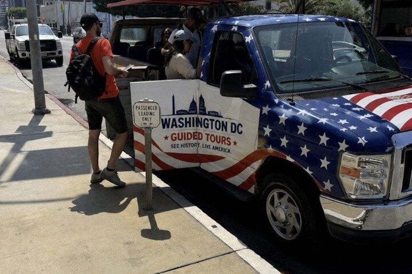 Washington DC Monuments Open-Air Sightseeing Guided Tour 2