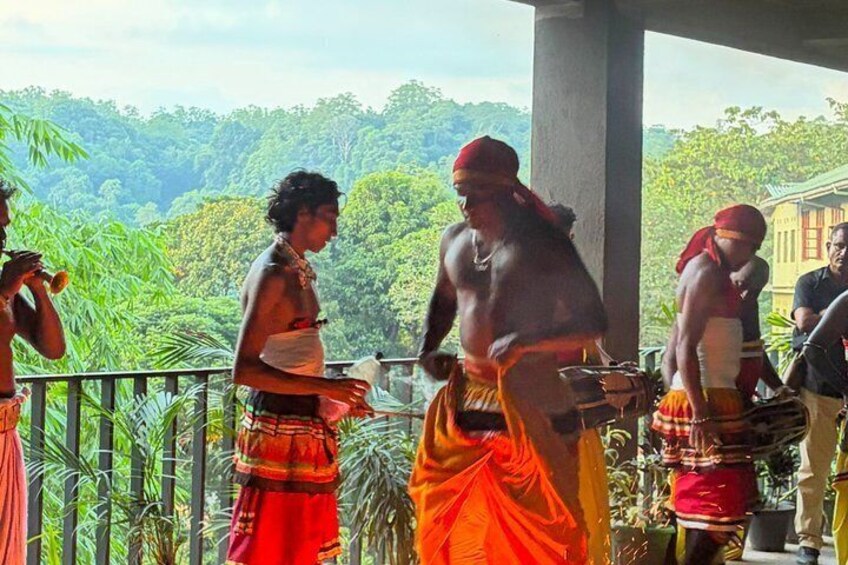 Ambuluwawa Tower and Kandy City Tuk Tuk Tour with Epic views 2