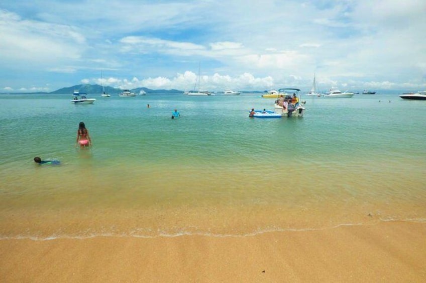 All-inclusive 8-hour catamaran tour to Isla Taboga from Panama City 4