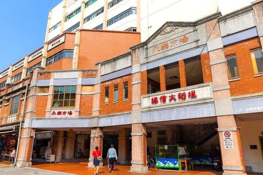 Vintage Taipei: Qipao Experience, Maokong Sunset & Tea (Private) 3