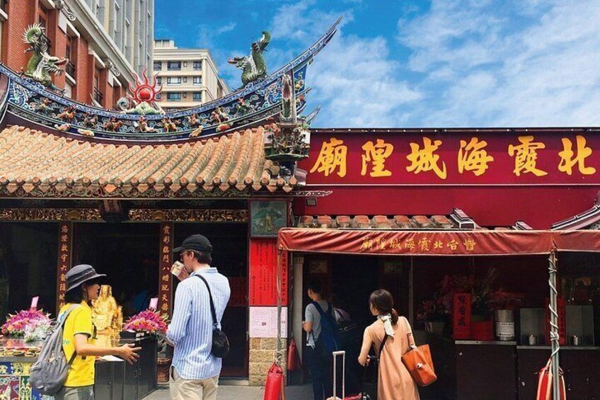 Vintage Taipei: Qipao Experience, Maokong Sunset & Tea (Private) 4