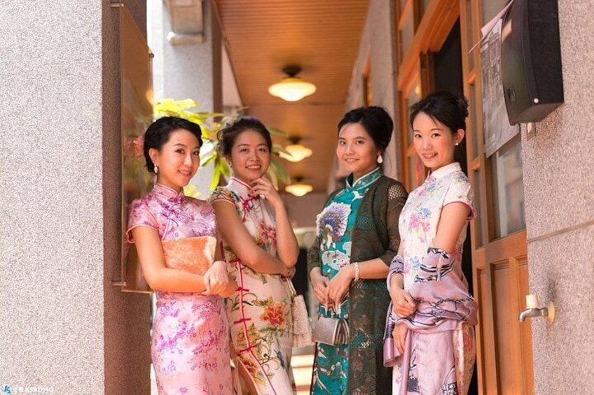 Vintage Taipei: Qipao Experience, Maokong Sunset & Tea (Private) 1