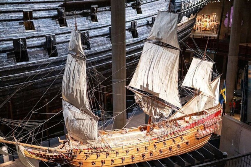 Stockholm: Royal Palace & Gamla Stan Tour, Canal Cruise 4