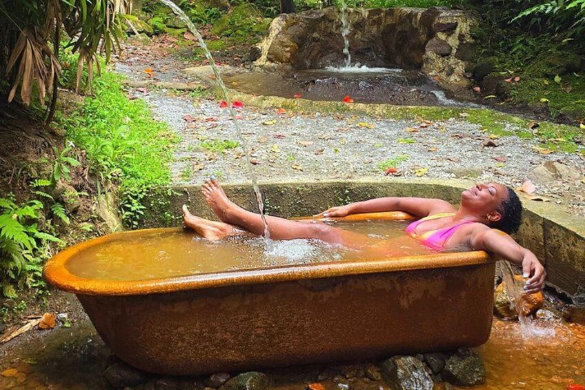 Delight in a relaxing sulphur bath at Ti Kwen Glocho, known for therapeutic properties that can relieve pain, reduce inflammation, and improve skin conditions like rashes and acne. 3