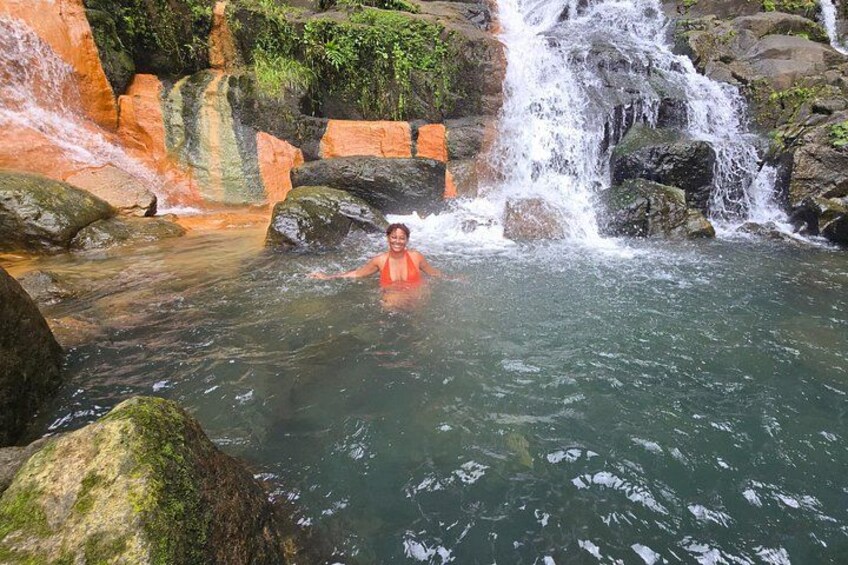 For a more adventurous experience at Trafalgar Falls, you can extend the easy viewing trail by exploring further down to the lower falls or swimming in the hot springs. 1