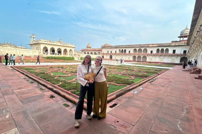 Private Sameday Taj Mahal Tour From Delhi By Car – All Inclusive 4