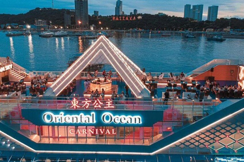 Ocean Sky Dinner Cruise with Live Cabaret Show in Pattaya 3