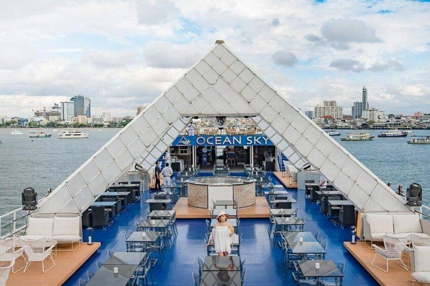 Ocean Sky Dinner Cruise with Live Cabaret Show in Pattaya 5