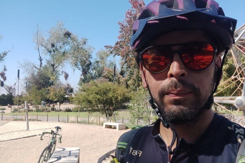 Tour of Santiago by bicycle 3