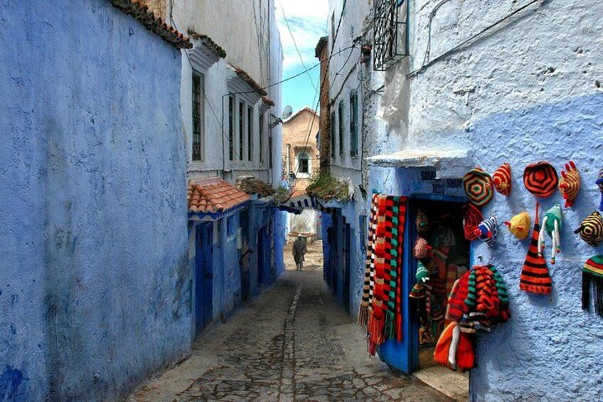 From bold blue walls to handcrafted souvenirs, Chefchaouen is unforgettable. 2