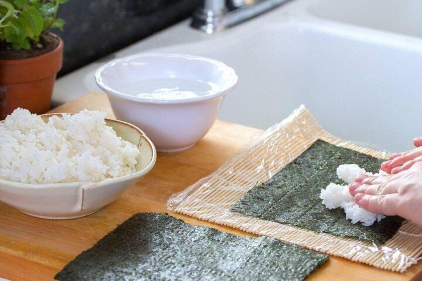 Make Japanese Sushi at a Local Venue in Los Angeles 2