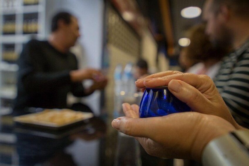 Private Tasting of Olive Oil and Tapas in Granada Market 4