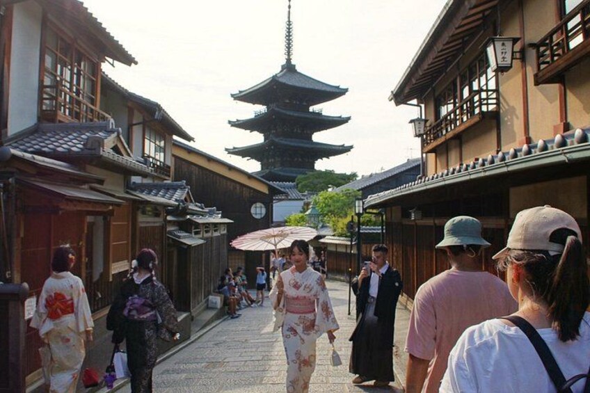 Kyoto: Gion and Geisha District Walking Tour 2