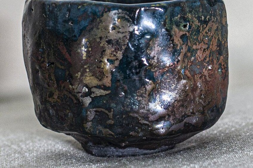 Japanese Pottery Kurinuki Workshop at Gilgamesh Art Cafe in Amman 3